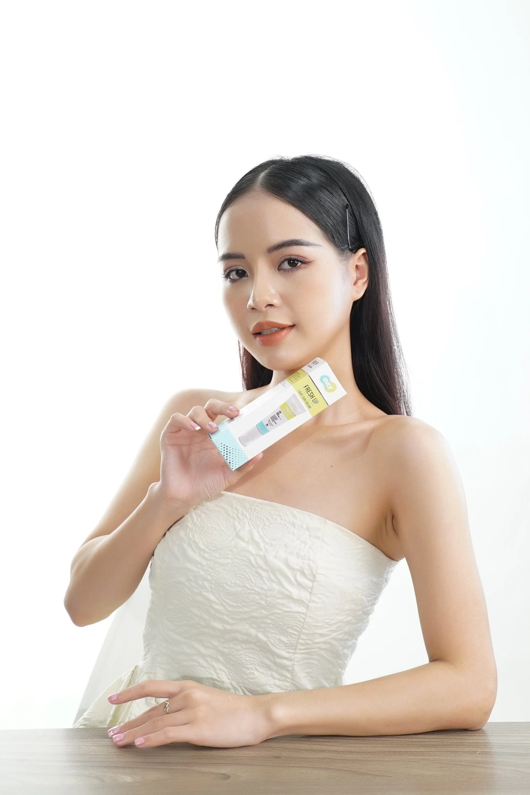 kem chống nắng evor fresh up