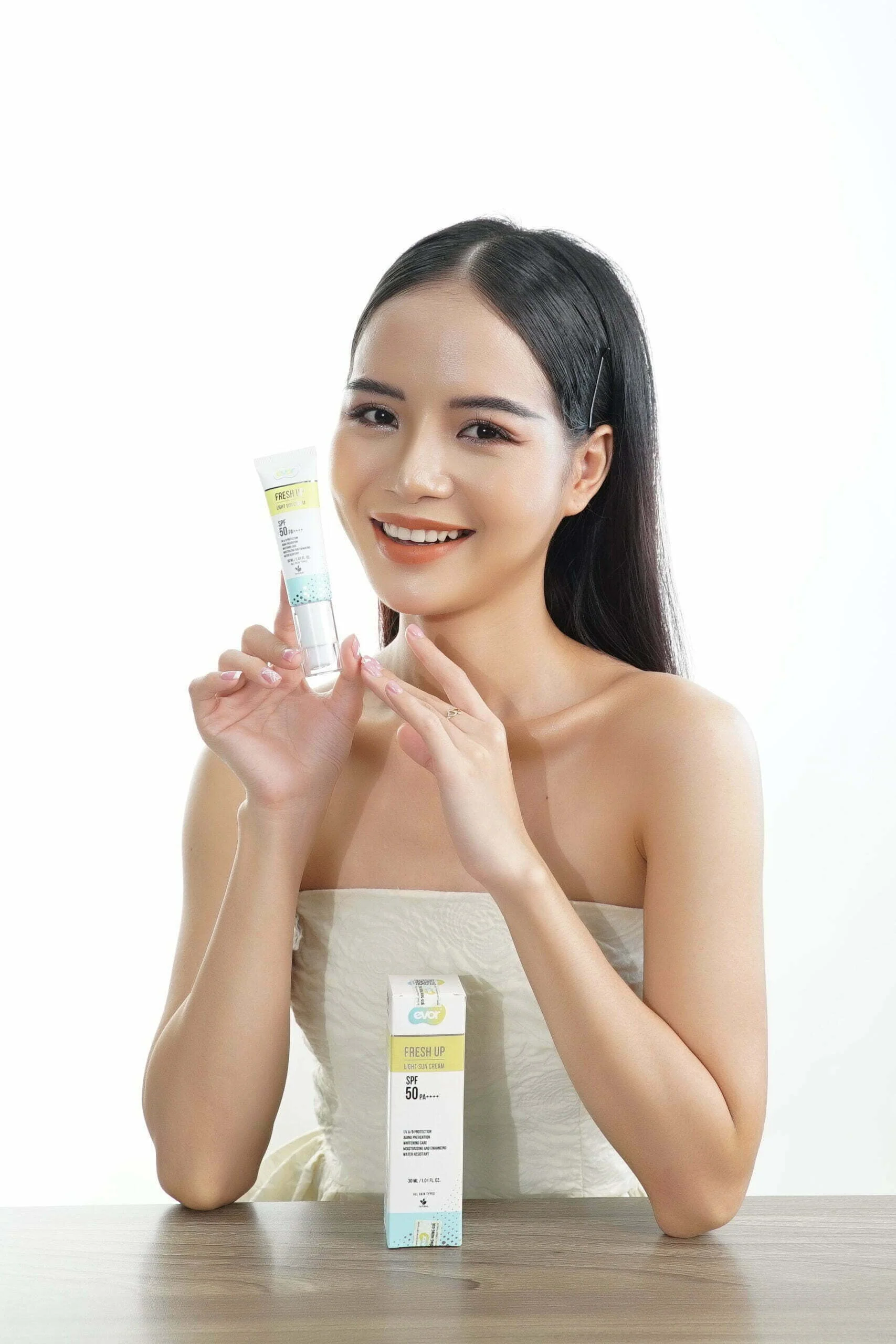 kem chống nắng evor fresh up