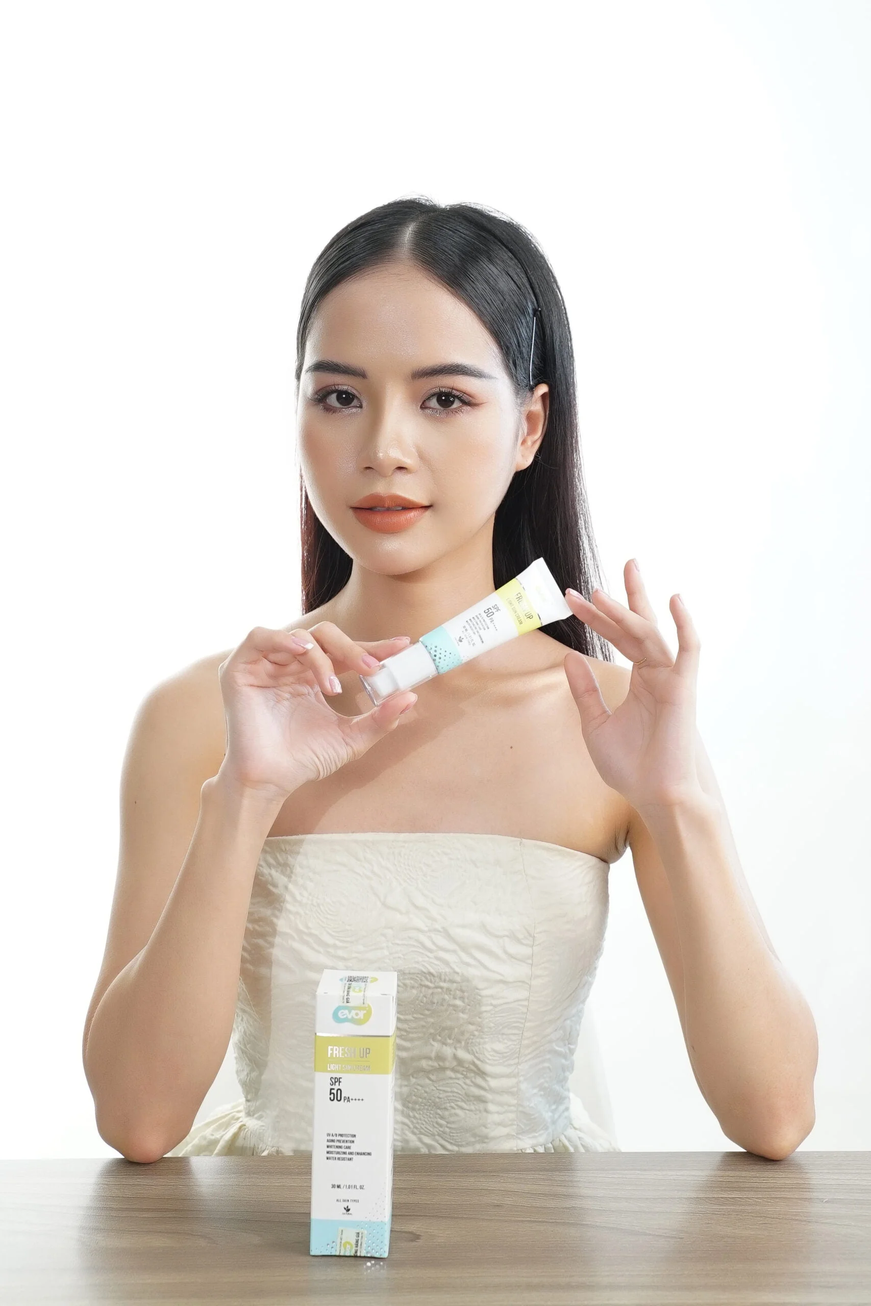 kem chống nắng evor fresh up
